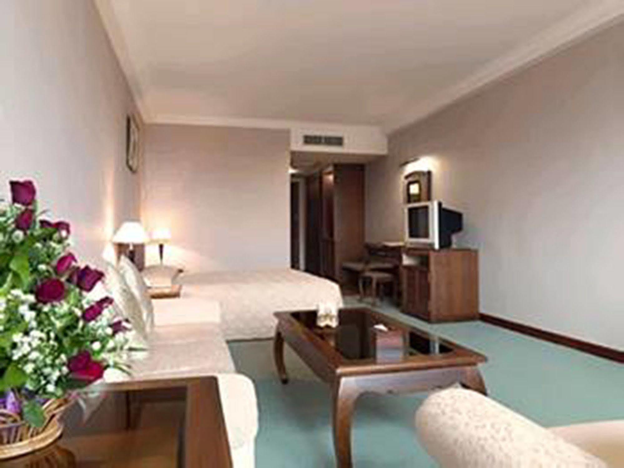 Angkor Howard Hotel Siem Reap Dış mekan fotoğraf